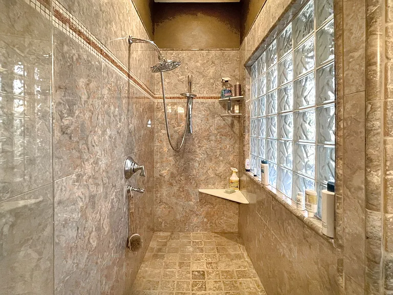 3995 N Shore Dr — Photo 18