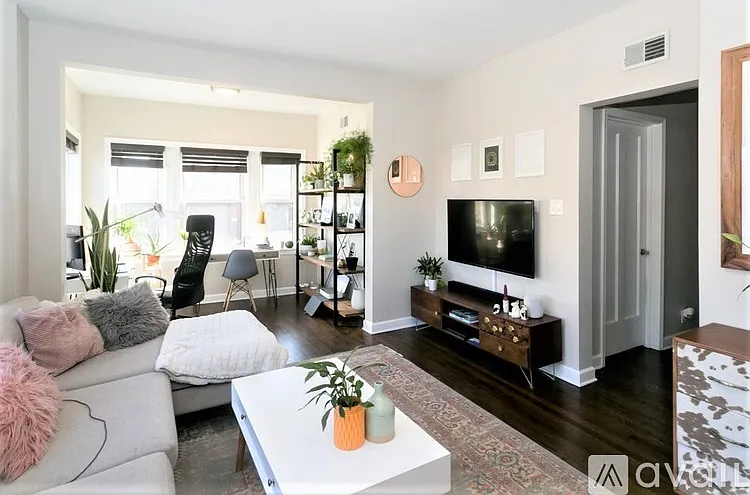 1604 W Berwyn Ave #2 — Photo 3