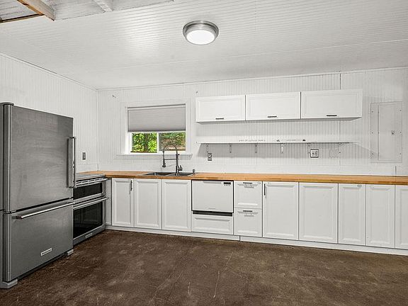 2nd image of 1159 Wales Rd