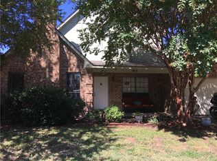 917 Valleygreen Dr, Arlington, TX 76017