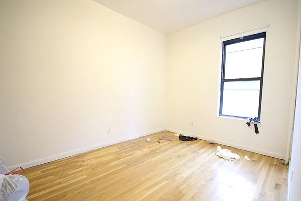 Rented by Dynamik Realty | media 14