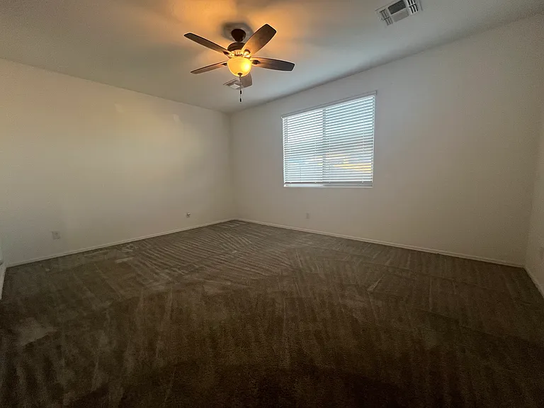 272 E Hawaii Dr — Photo 10