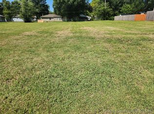 SW 1st St, Pryor, OK 74361