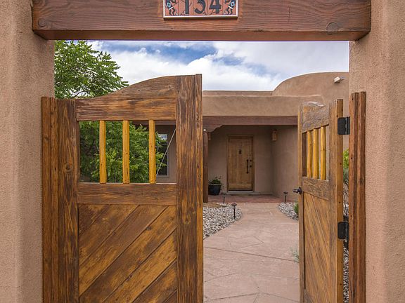 4th image of 134 Esmeralda Ct