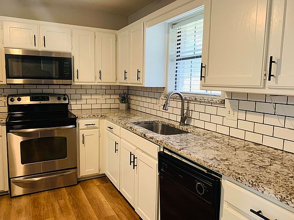 5th image of 2138 Goldfinch Dr