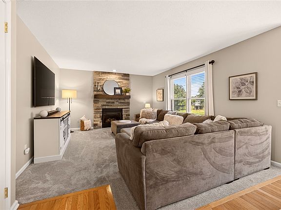 2nd image of 1154 Sweet Creek Cir