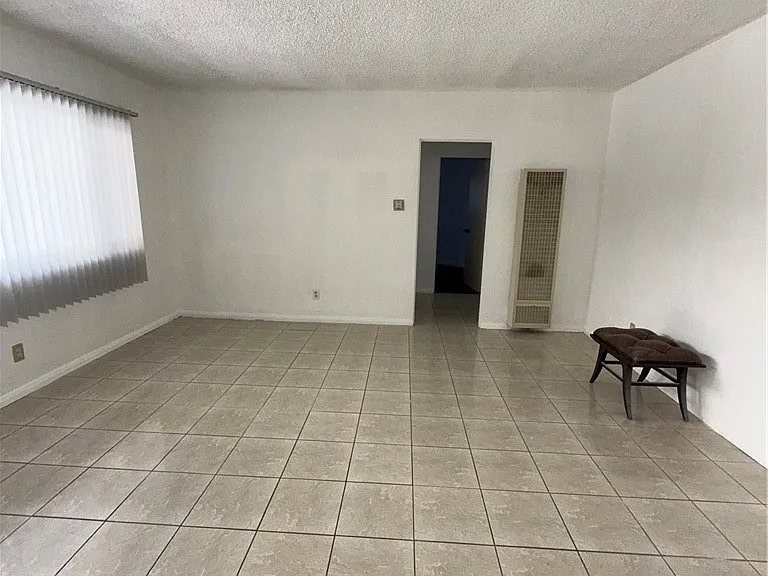 1805 S Rimpau Blvd — Photo 15