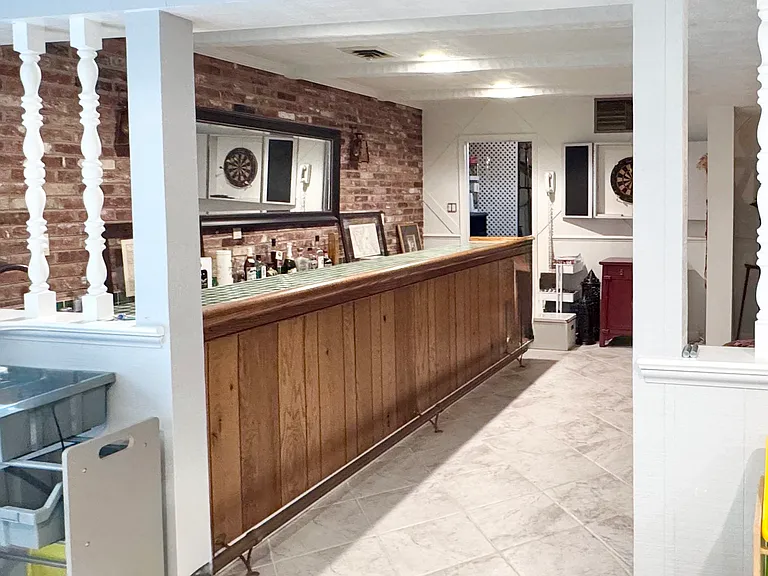 1430 Carrington Ln — Photo 4
