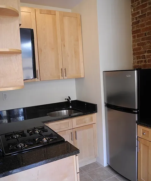 216 E 28th St #4A — Photo 5