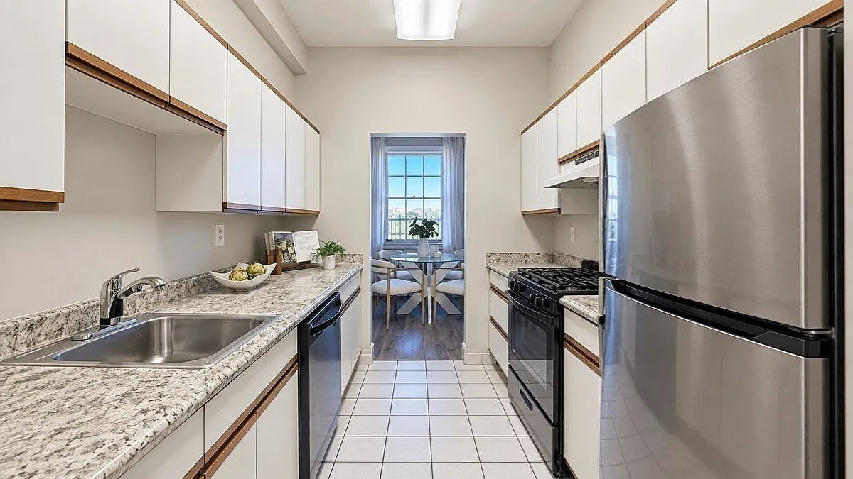 1 bed, 1.0 bath, 720 sqft, $2,200 — Photo 2