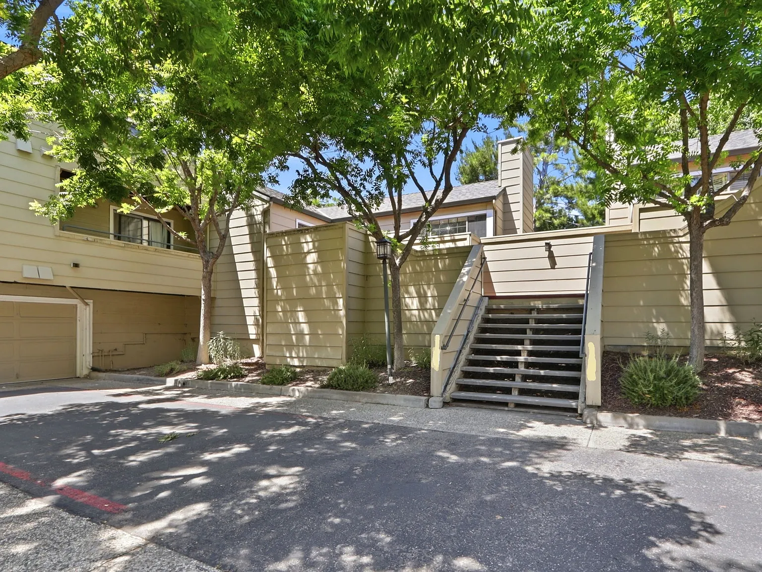 3 bed, 1450 sqft, $4,500 — Photo 1