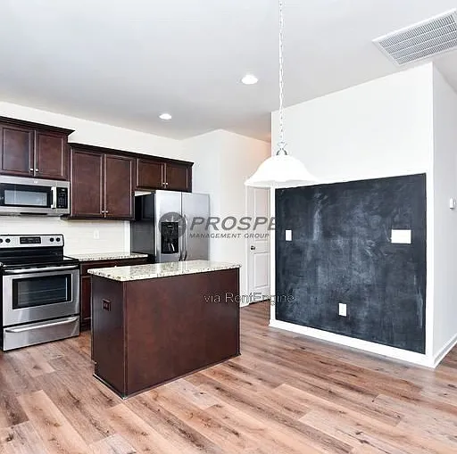 248 Elmhaven Dr — Photo 16
