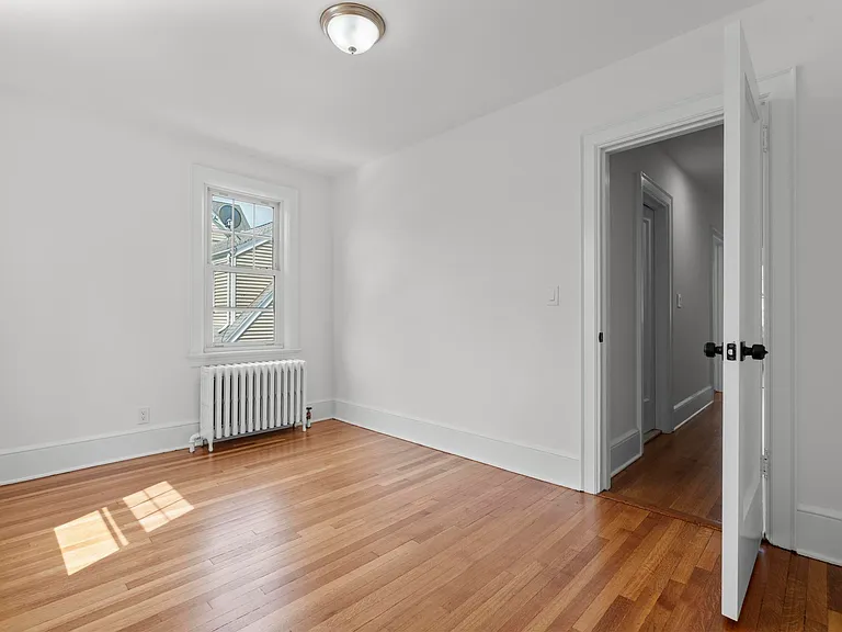 53 Park Ave — Photo 18