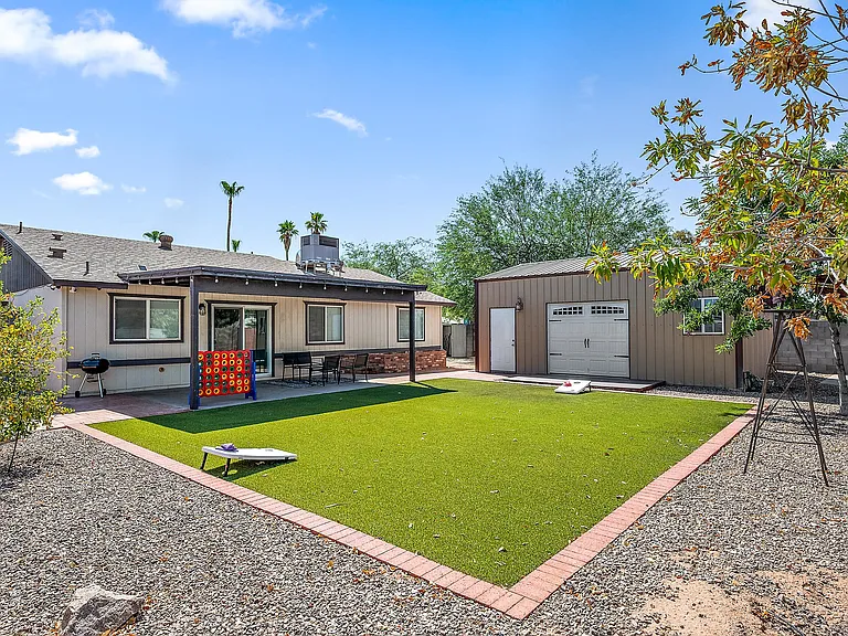 2802 N Pennington Dr — Photo 36