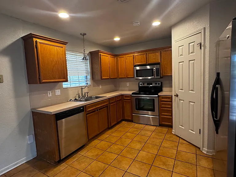 1518 Chardonnay Dr — Photo 12