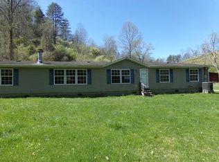 154 Red Barn Rd, Genoa, WV 25517