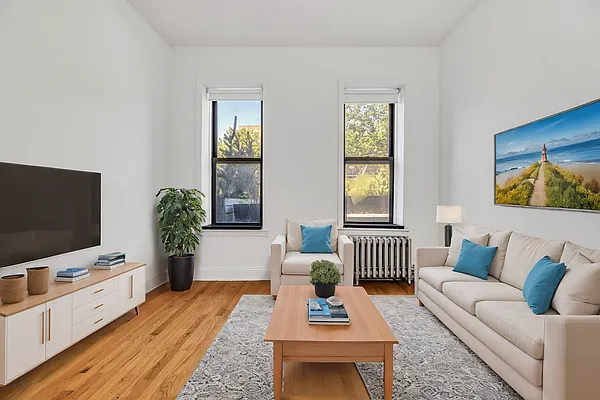 Rented by REAL New York | media 3