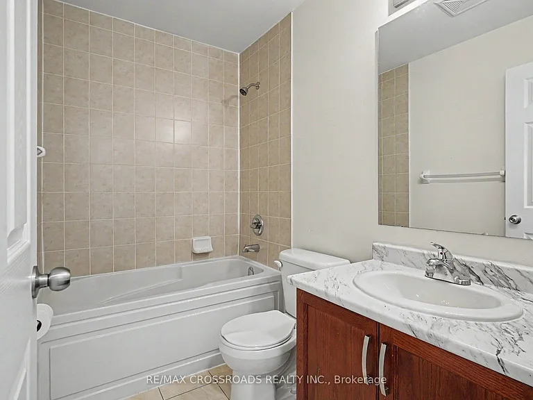17 Eaton Park Ln #15 — Photo 13