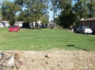 712 W Live Oak St, Angleton, TX 77515