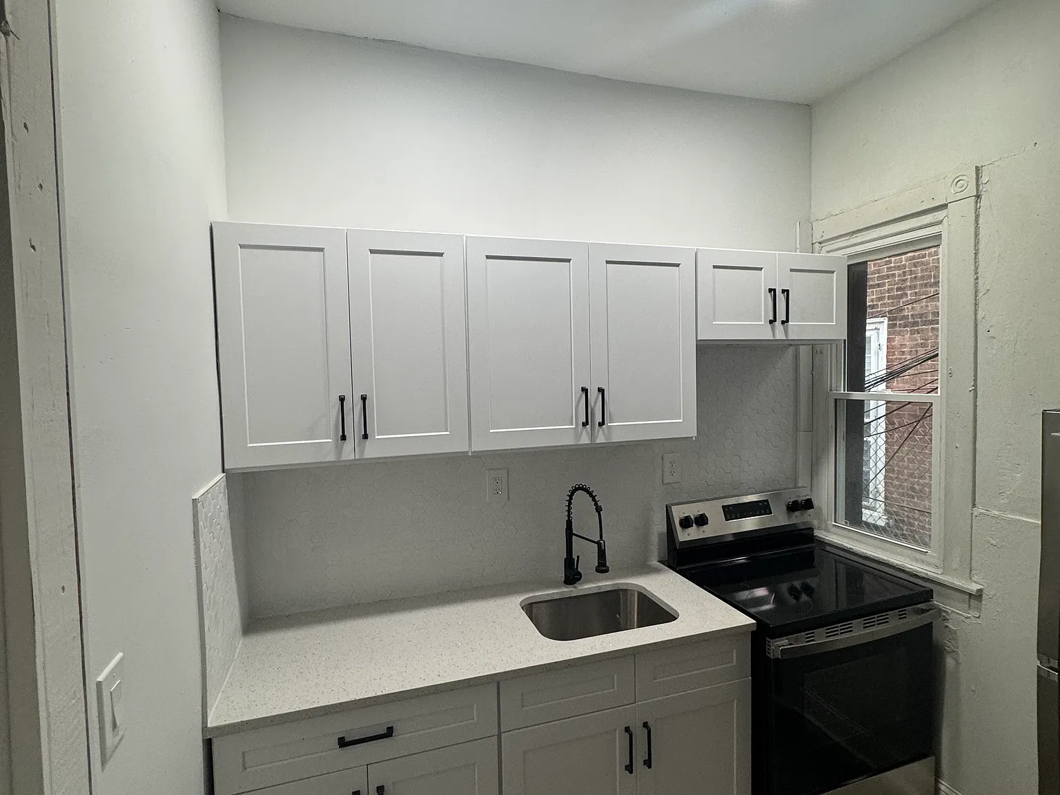 1 bed, 860 sqft, $1,150 — Photo 4