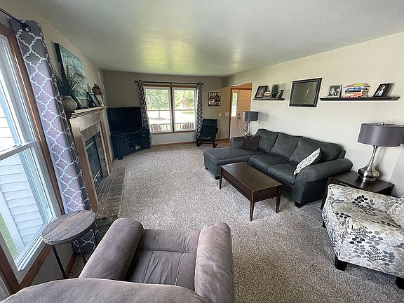 4th image of 672 Little Creek Dr