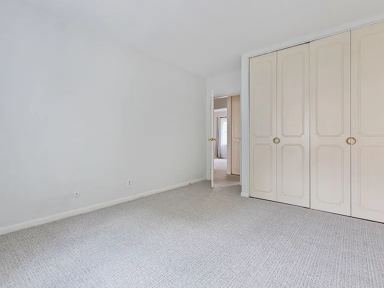124 Lake Shore Rd #2A — Photo 13