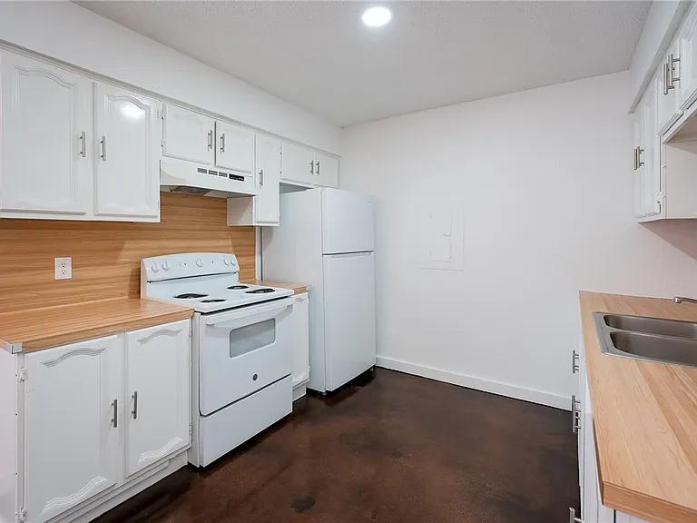 6641 Rhine Dr #B — Photo 7