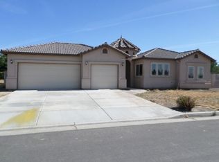 3203 E Beech Ct, Visalia, CA