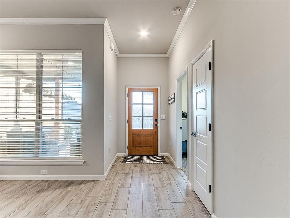 1st image of 8605 NW 77th Pl