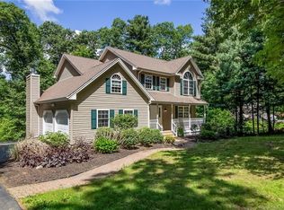 878 Hillstown Rd, Manchester, CT 06040