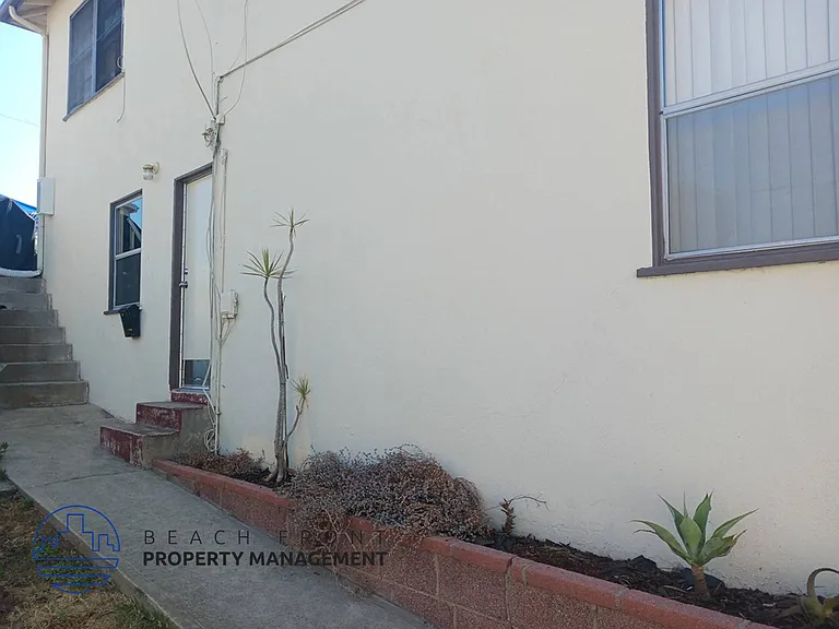 2609 Voorhees Ave — Photo 14