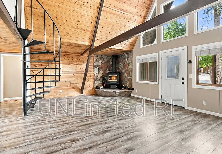 795 E Reindeer Dr — Photo 4