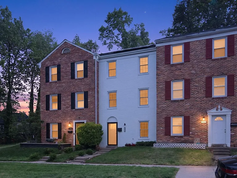 2925 Wythe Ct — Photo 2
