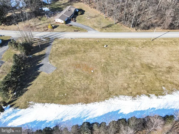 640 Alexander Spring Rd, Carlisle, PA 17015