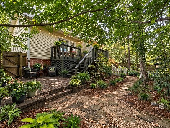 5th image of 901 Finchurch Cir