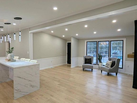 5th image of 45851 N Poteat Ct