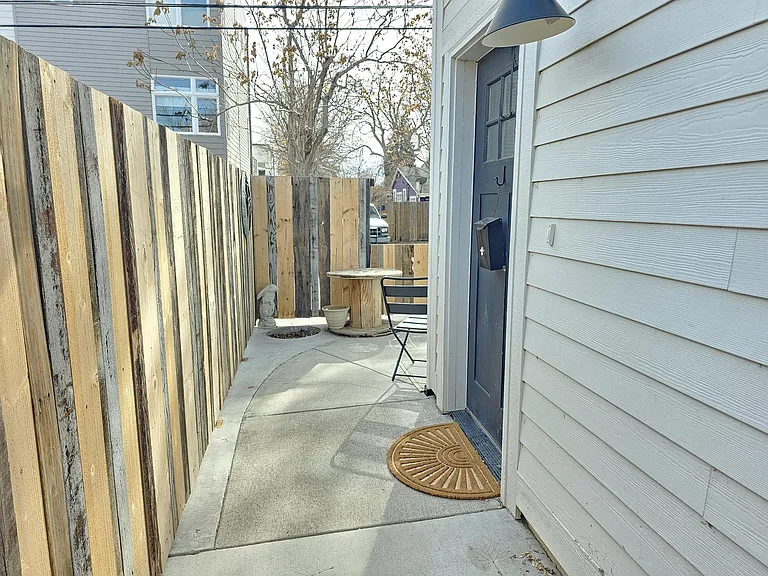 302 E Geneseo St #B — Photo 21