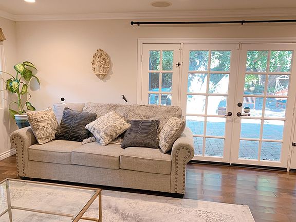 2nd image of 261 Oakhurst Ln