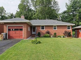 40 Farley Dr, Rensselaer, NY 12144