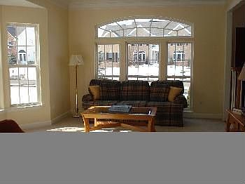 4th image of 7283 Capilano Dr