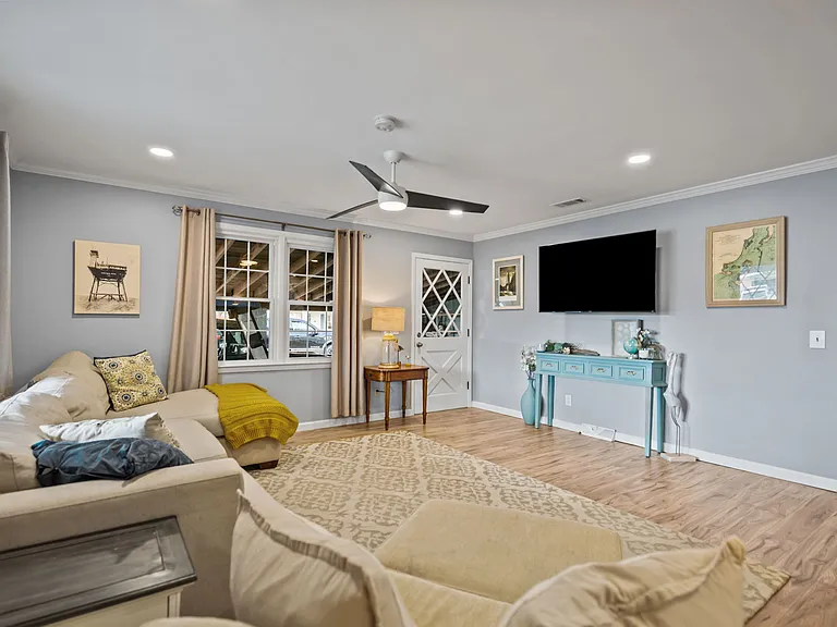 109 River Dr — Photo 13
