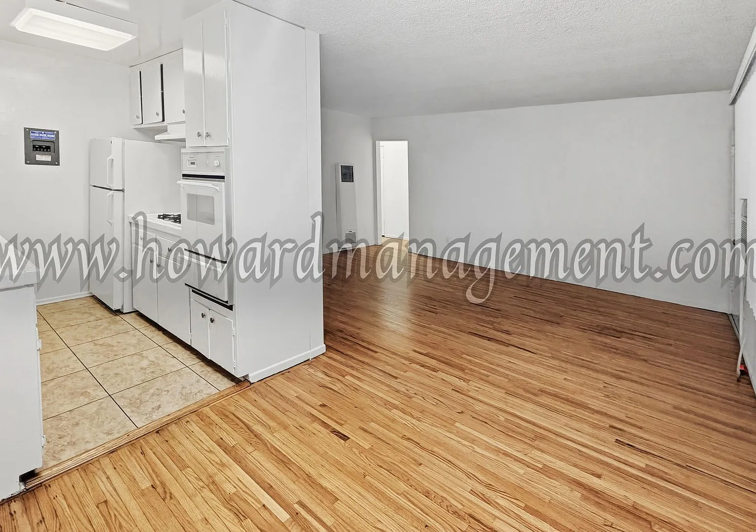 1405 Barry — Photo 2