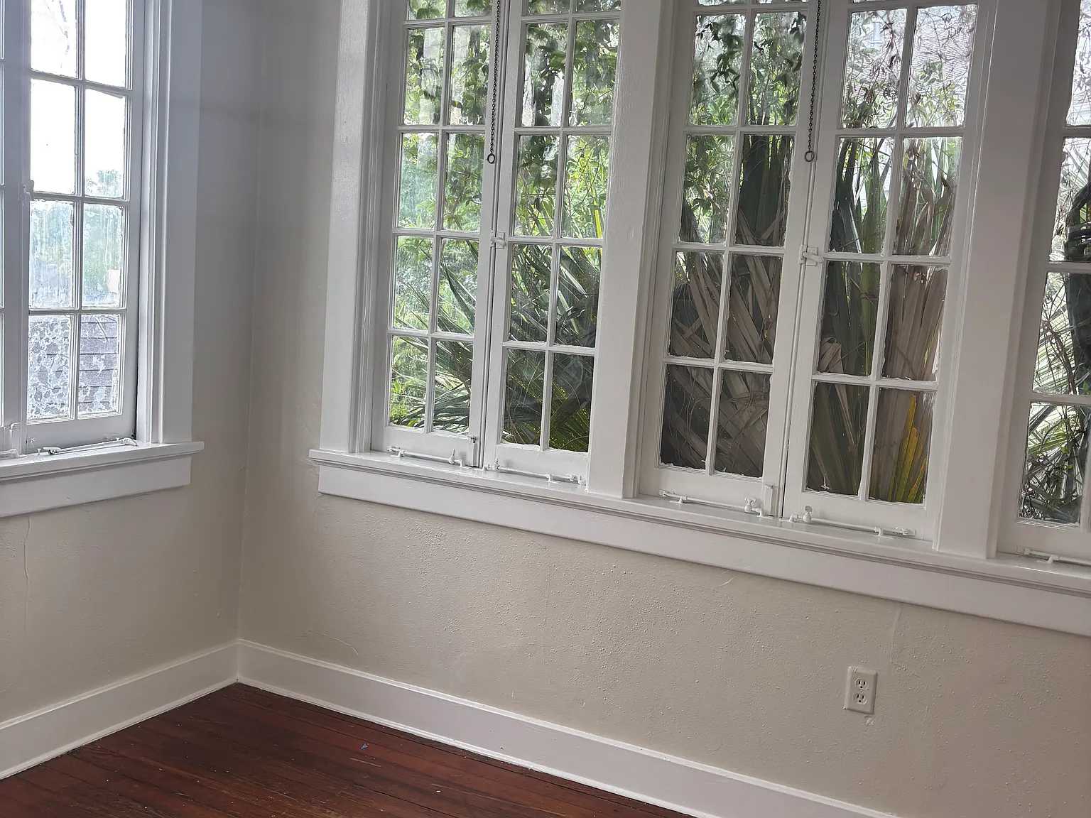6112 S Claiborne Ave — Photo 3