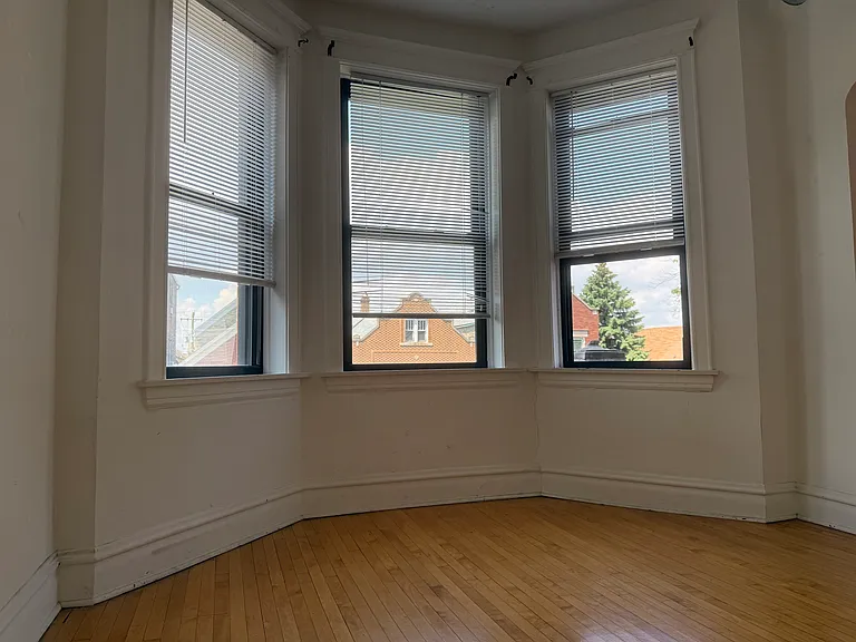 2353 S Whipple St #2F — Photo 16