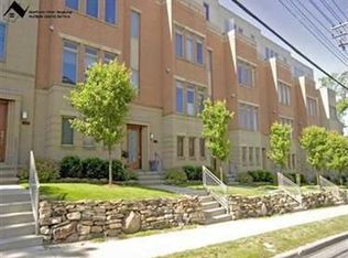 12484 Cedar Rd, Cleveland Heights, OH 44106