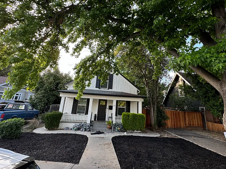 1231 Minnesota Ave — Photo 1