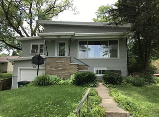 N1321 W Lake Shore Dr, Genoa City, WI 53128