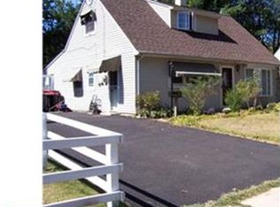 573 Doloro Dr, Morrisville, PA 19067