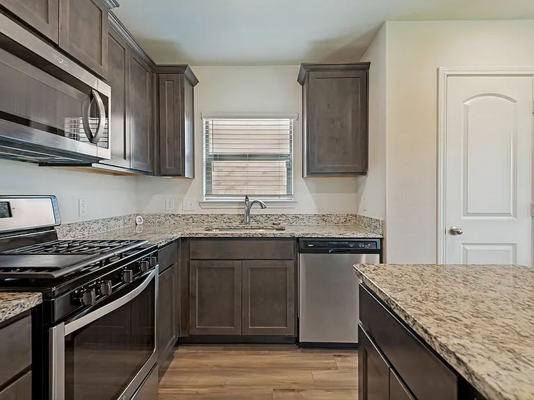 3121 Angus Dr — Photo 8