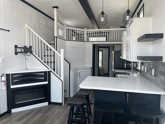 2nd image of 1204 Cedar Point Blvd #103